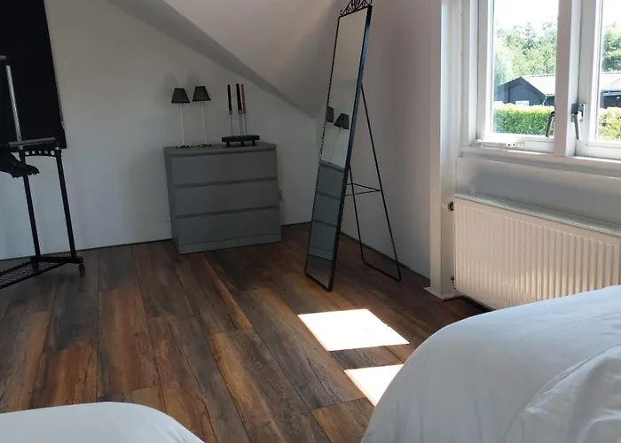 Vakantiewoning Aan De Loosdrechtse Plassen 度假居